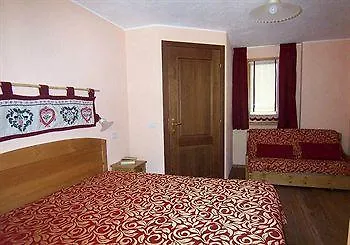 迪瓦尔希住宅酒店 格雷索拉特里尼泰