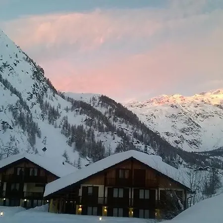 Dei Walser Aparthotel 4*